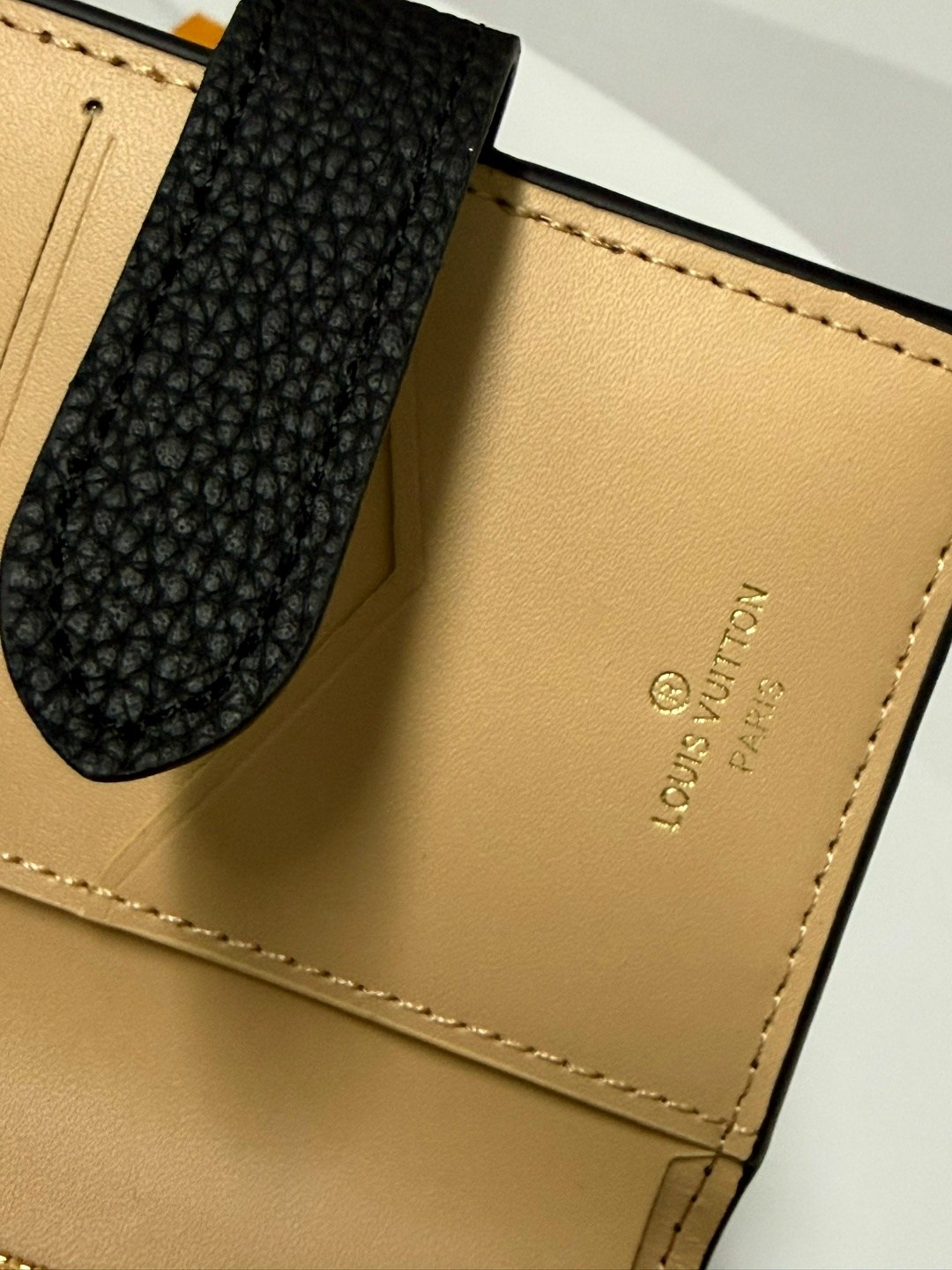 обложка на паспорт louis vuitton,картхолдер louis vuitton,louis vuitton кошельки,кошелёк луи виттон мужской,кошелек луи виттон