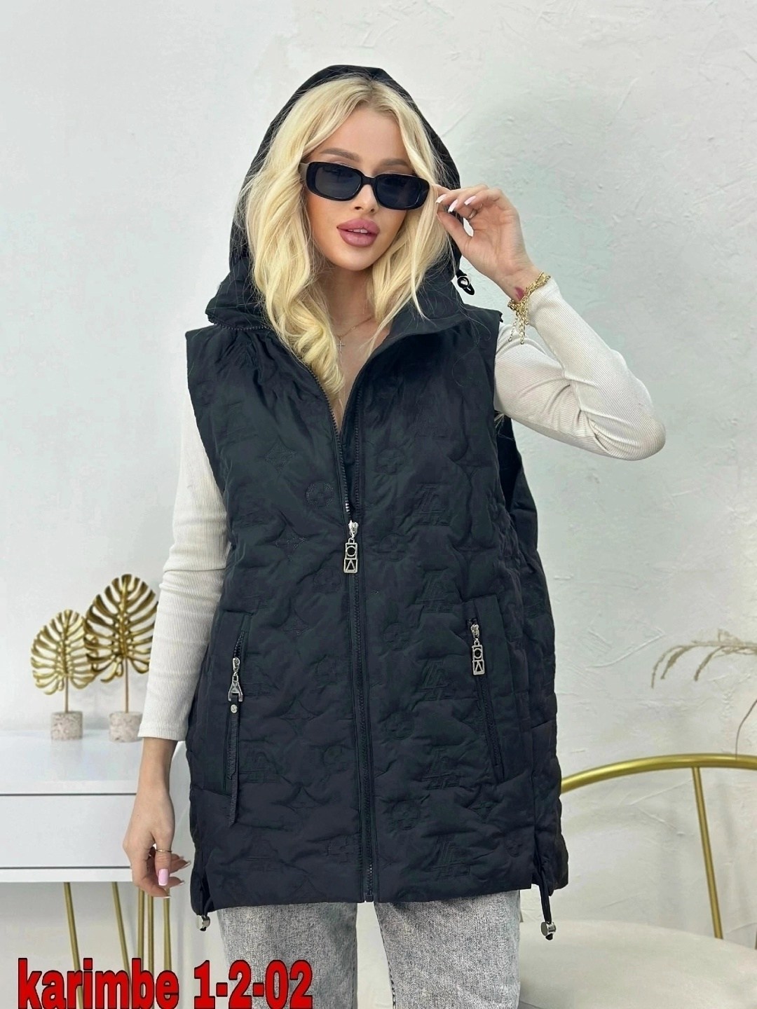 жилетка женская,жилетка с капюшоном,женские жилеты,жилет,жилет с капюшоном