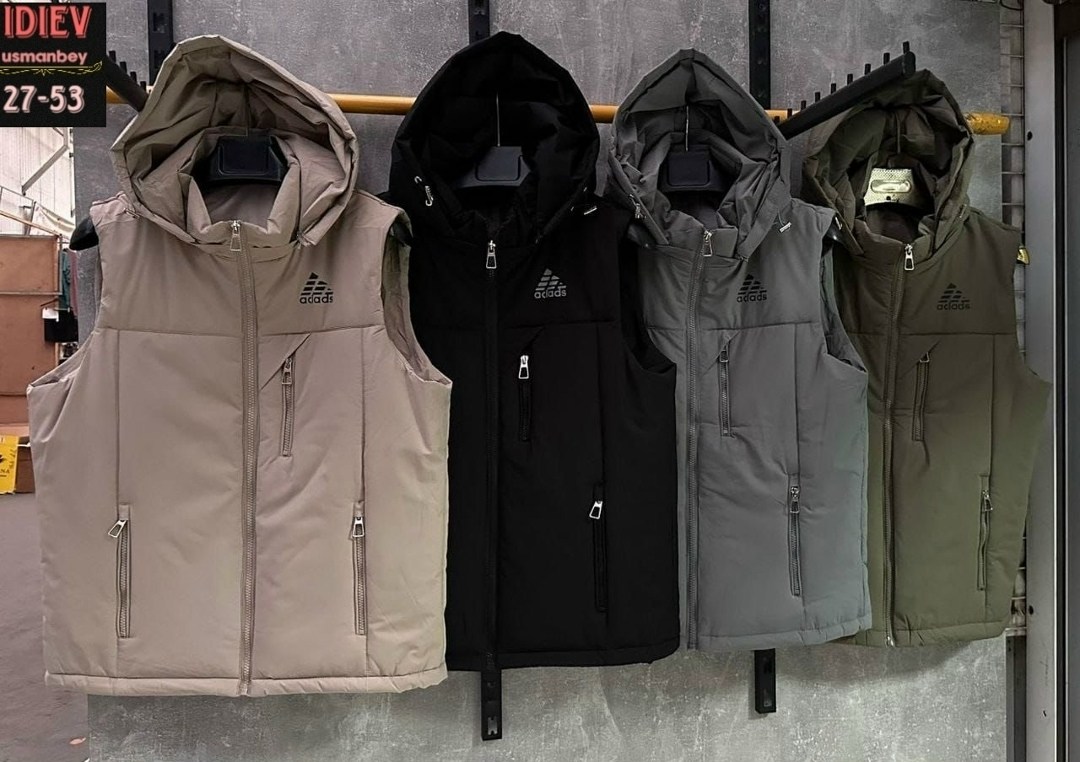 мужская жилетка,жилет мужской,жилет мужской утепленный с капюшоном адидас,безрукавка мужская,жилет мужской утепленный