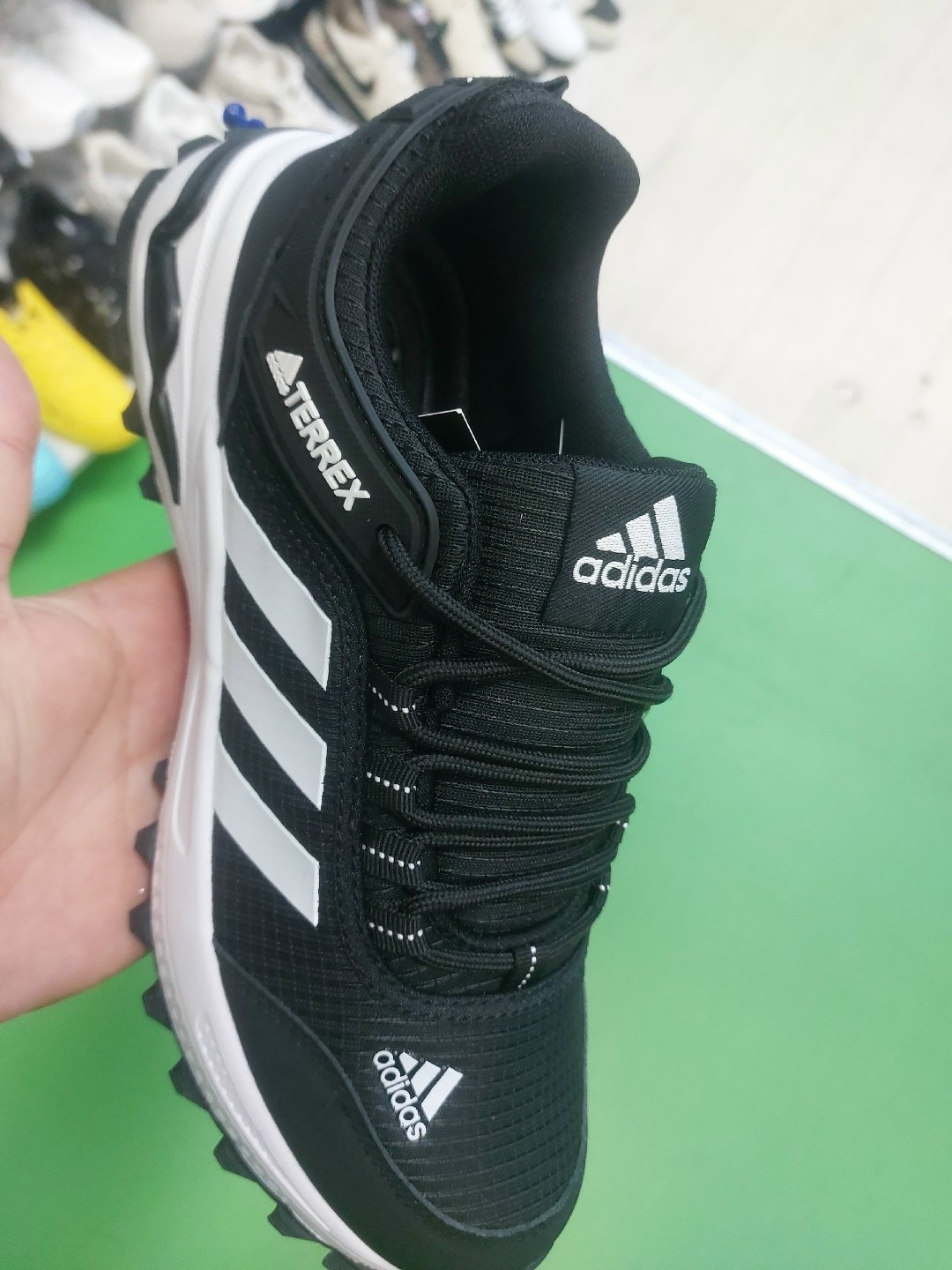 кроссовки адидас мужские новая коллекция 2026,кроссовки adidas,кроссовки мужские adidas,кроссовки адидас климапруф,кроссовки адидас zx 750 мужские