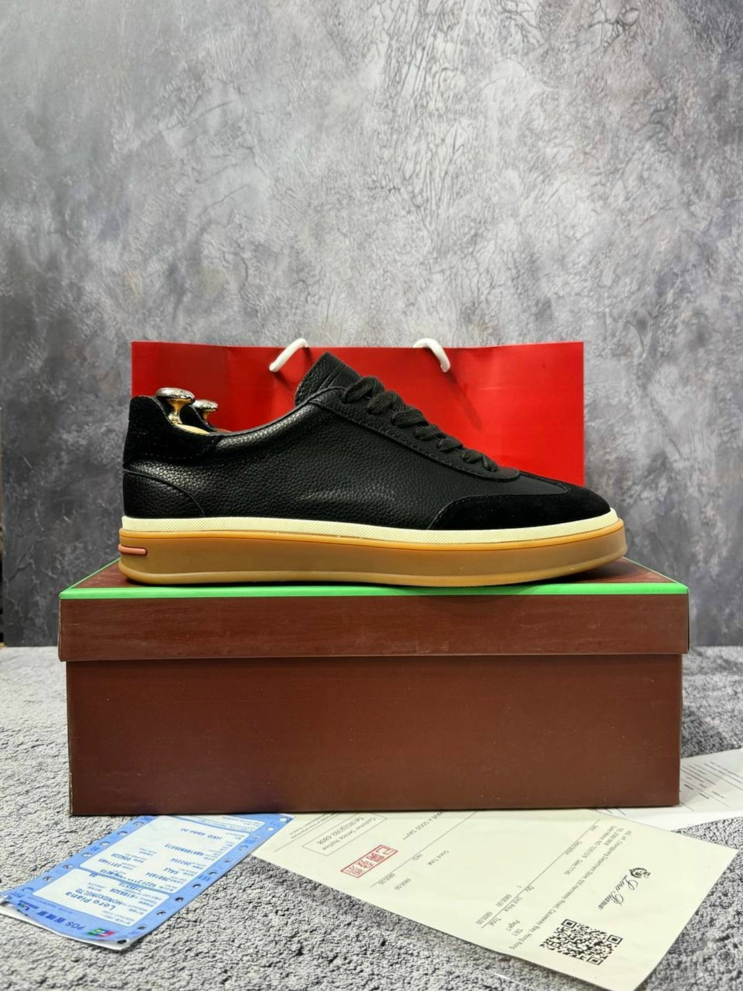 ,кроссовки loro piana,кеды loro piana,женские кроссовки из замши loro piana черные,кеды классические