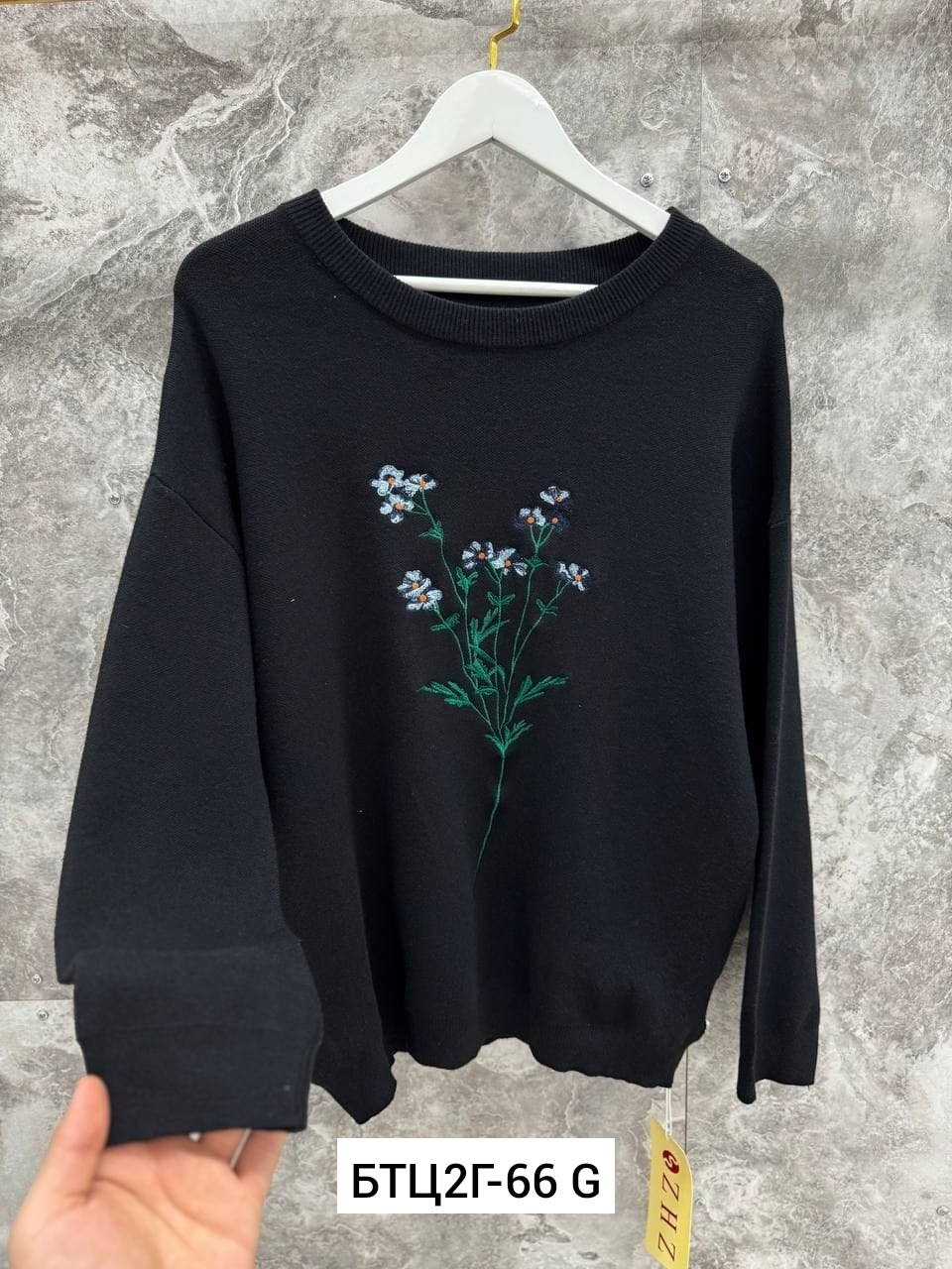 женская кофта,повседневный свитшот,женский свитшот с вышивкой,вышивка на свитшоте,свитшот с вышивкой
