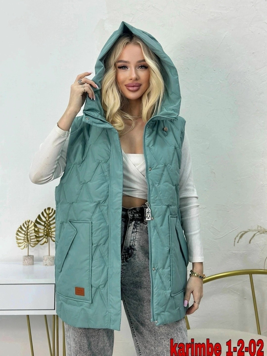 жилетка женская,жилетка с капюшоном,женские жилеты,жилет,жилет с капюшоном