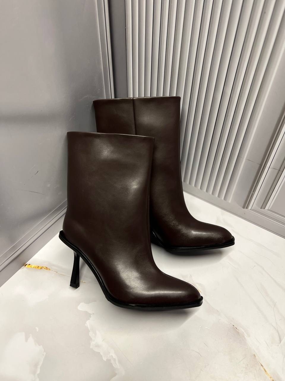 ,женские ботильоны с острым носком,женские ботинки из натуральной кожи на тонком каблуке с острым носком,ботильоны женские,сапоги каблуки