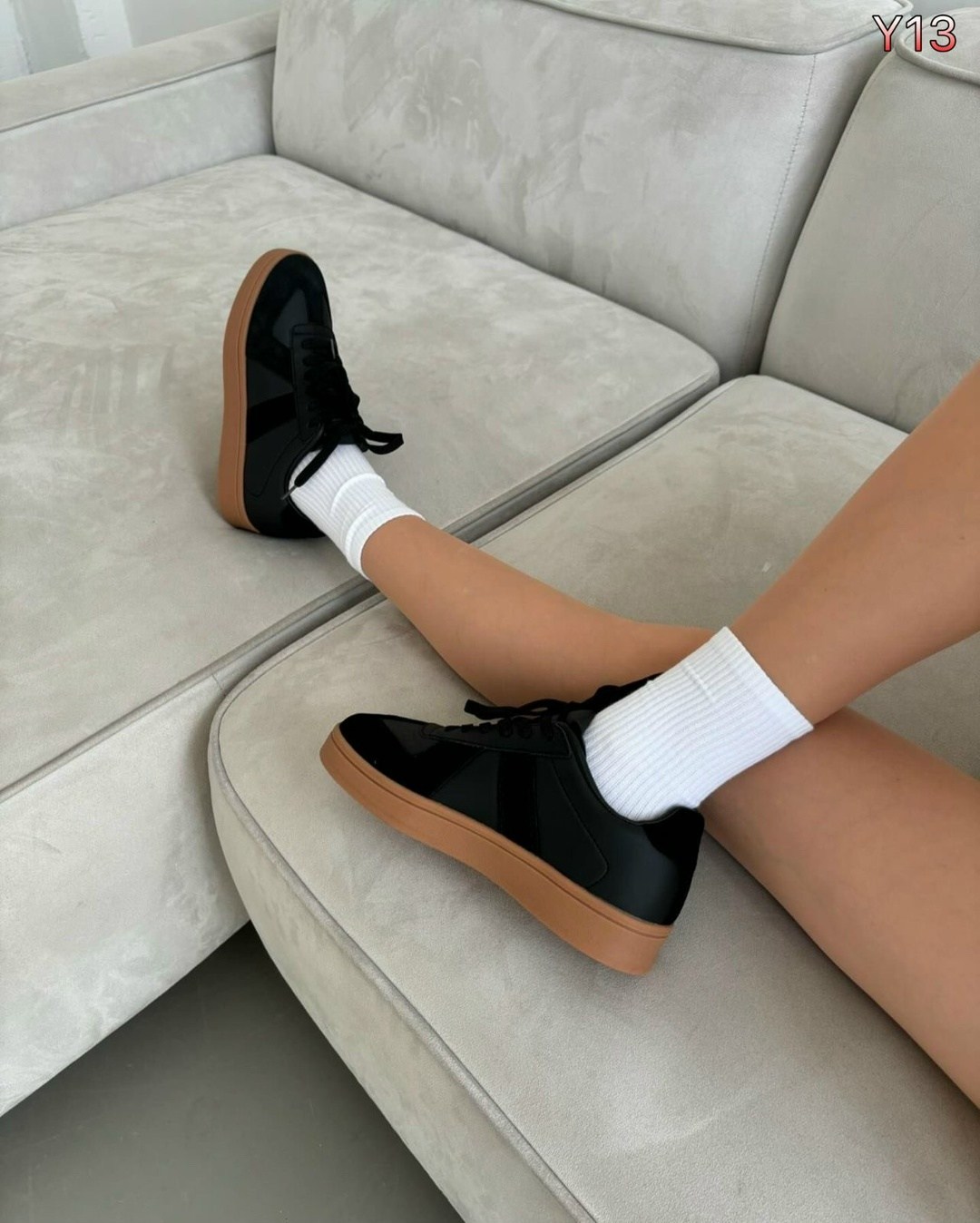 обувь,женская обувь,юбка с рубашкой,женские кеды,юбка школьница