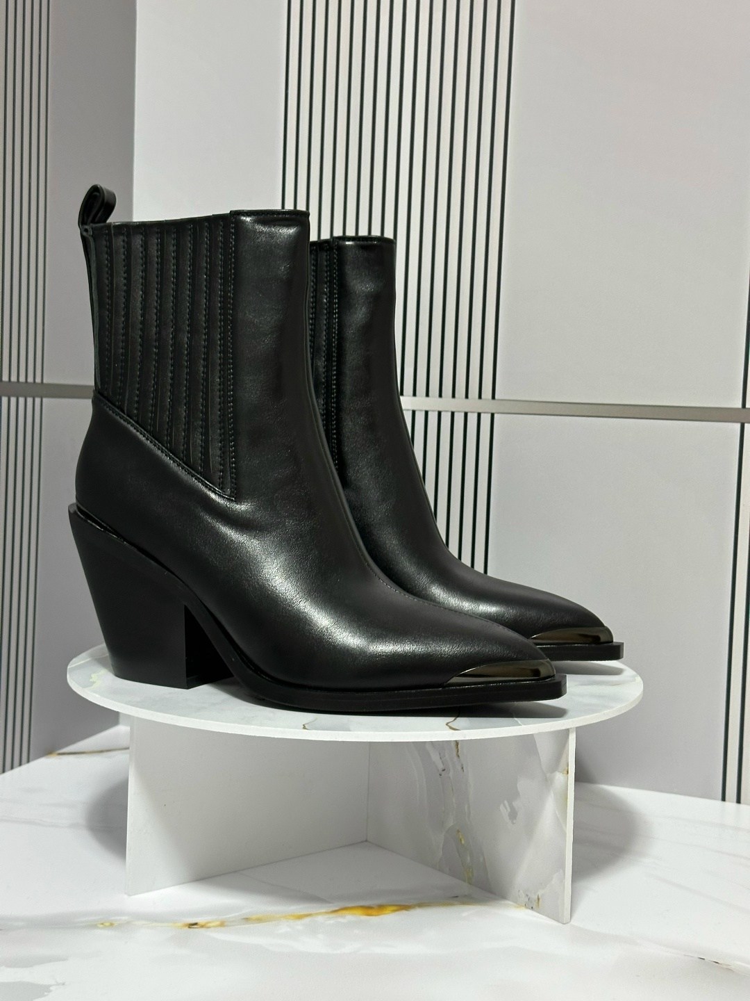 ,женские ботильоны,ботильоны казаки,кожаные ботильоны zara,казаки женские