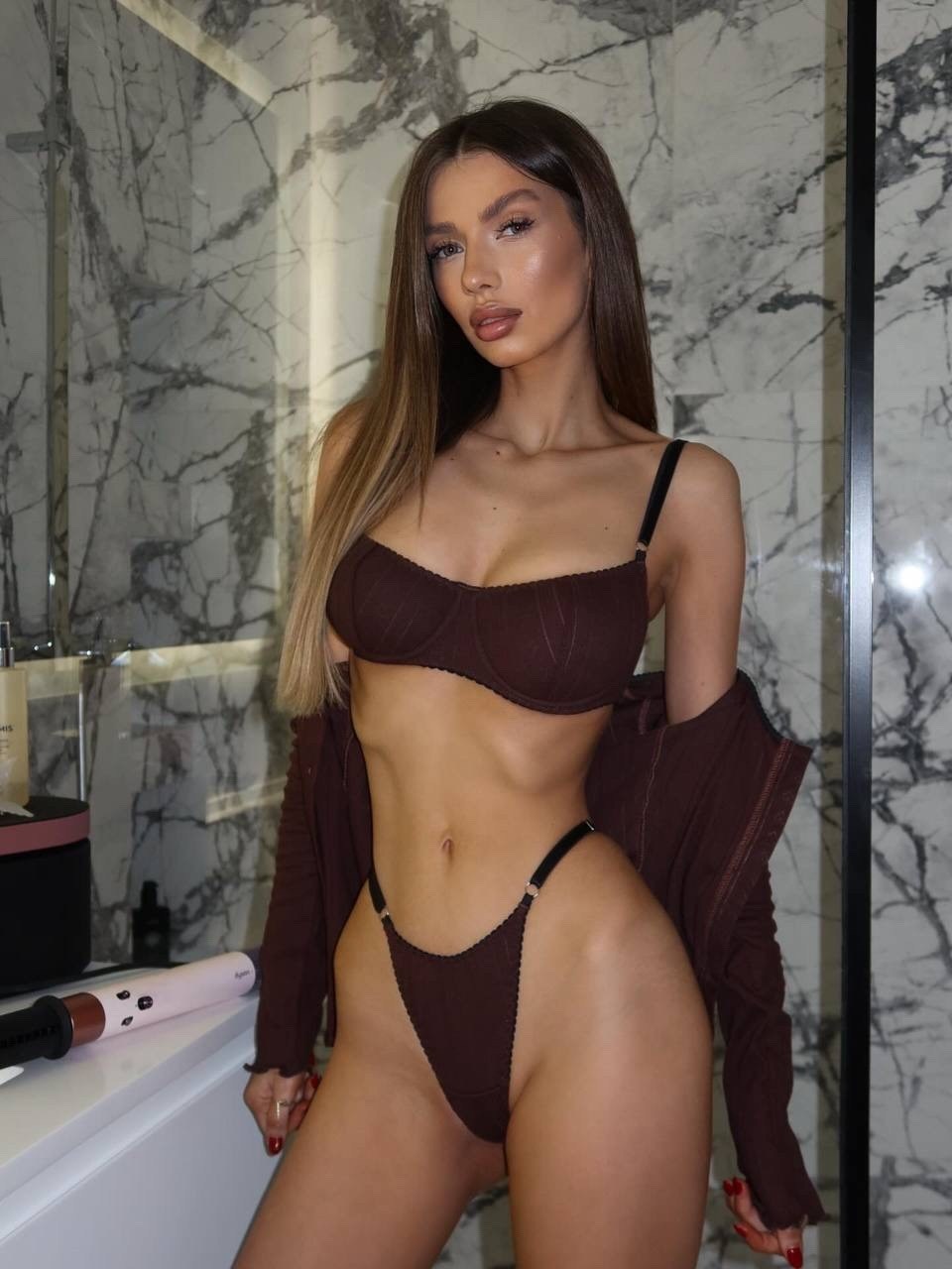 эскорт девушка,девушка,женское нижнее белье,женские белье,marianna vornichesku
