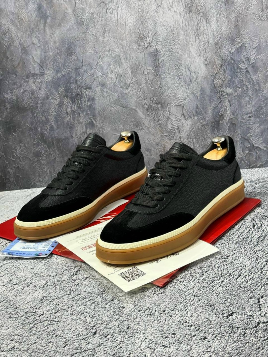 ,кроссовки loro piana,кеды loro piana,женские кроссовки из замши loro piana черные,кеды классические