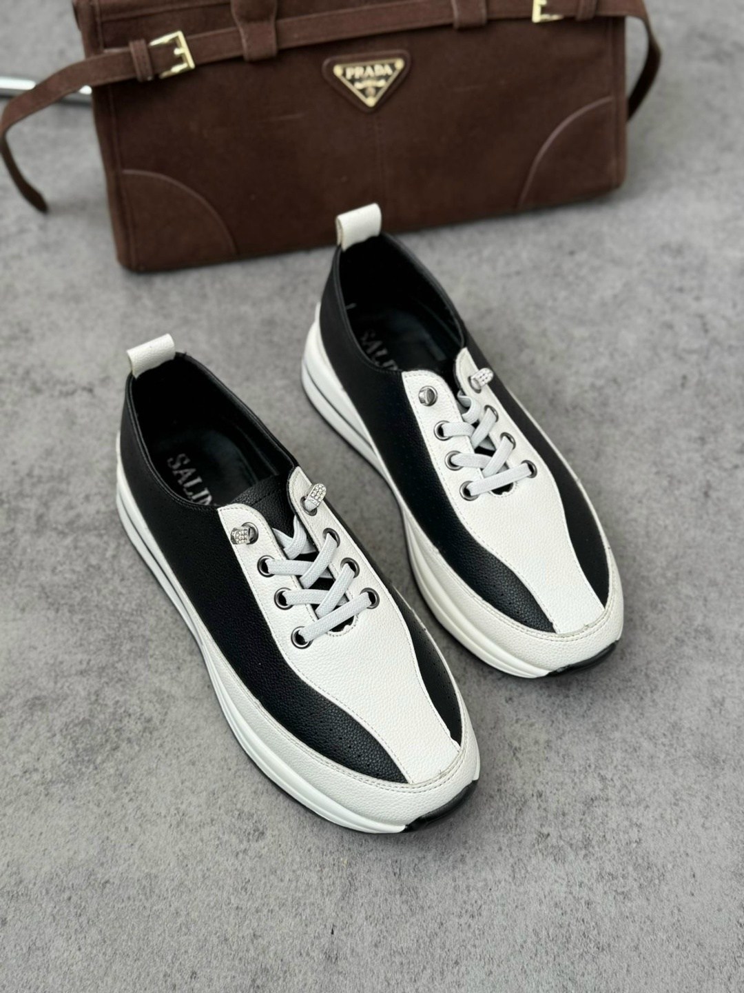 ,кроссовки женскиe,кроссовки балдинини женские,лоферы с перфорацией,кеды с перфорацией женские