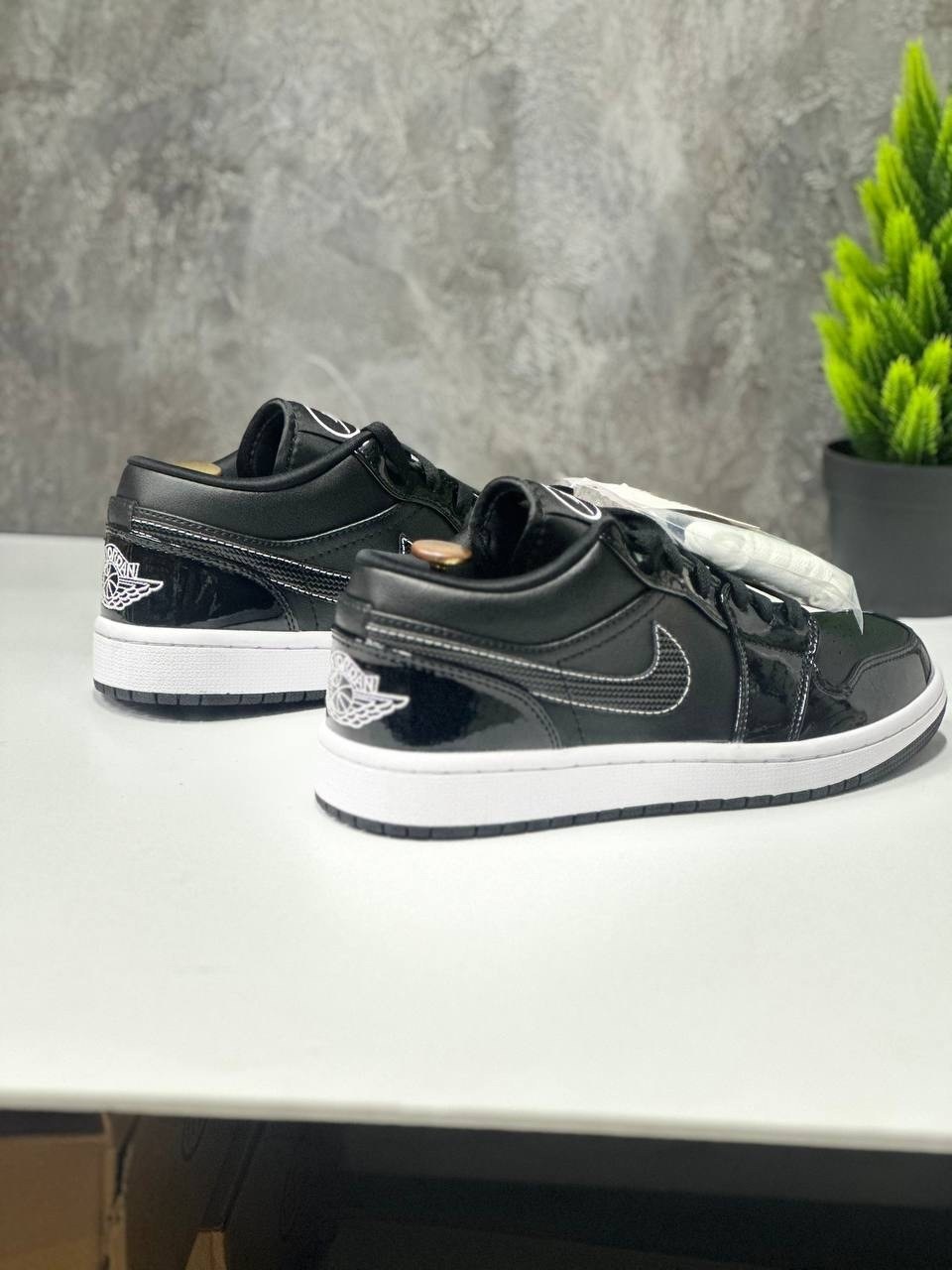 nike air jordan 1 low,nike air jordan 1 low se,carbon fiber jordan 1 low,кроссовки nike air jordan 1 low,air jordan 1 low all star 2026