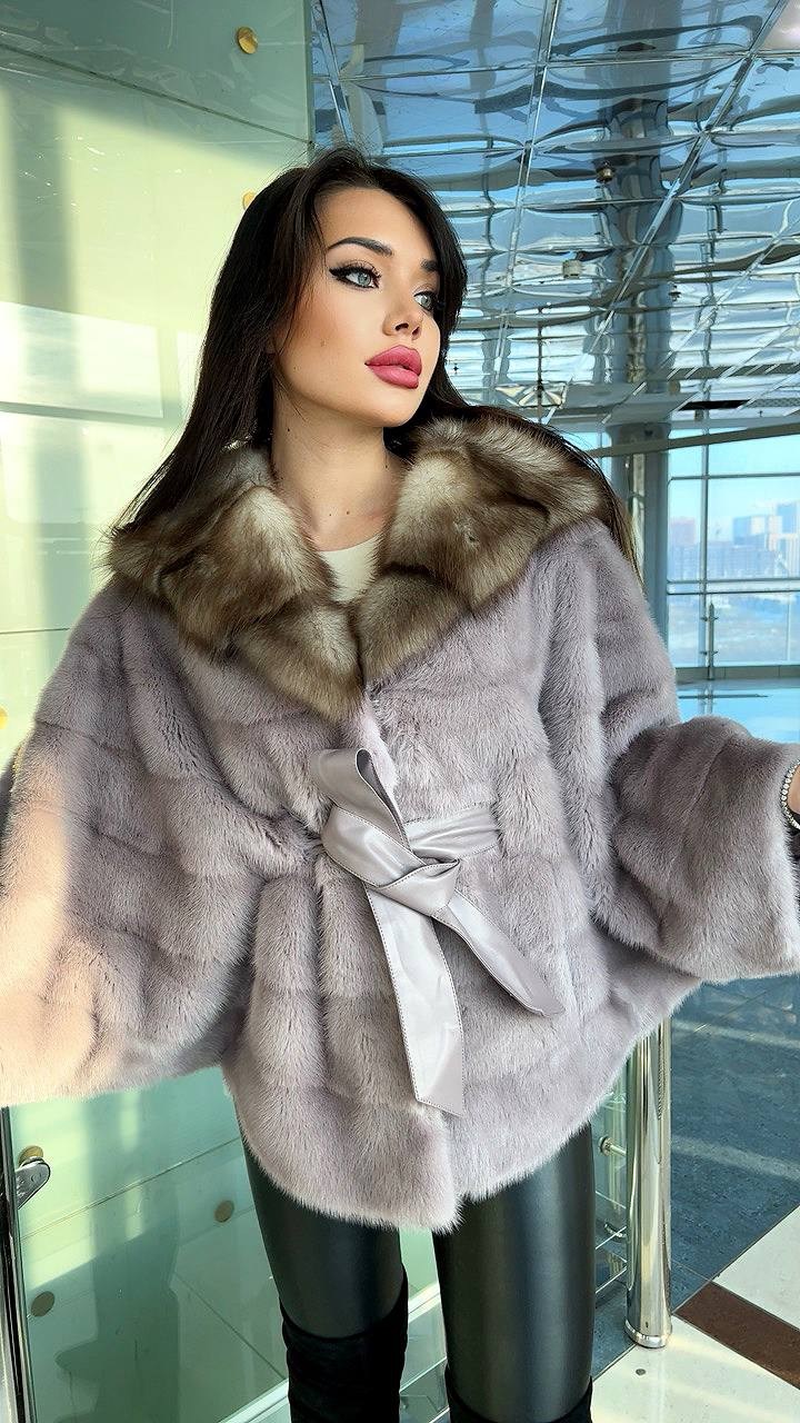 шуба норковая,норковая шуба летучая мышь с капюшоном из куницы,женская шуба из меха норки с капюшоном из меха куницы,норковое пончо шуба с капюшоном из меха куницы,норковая шуба с капюшоном из куницы