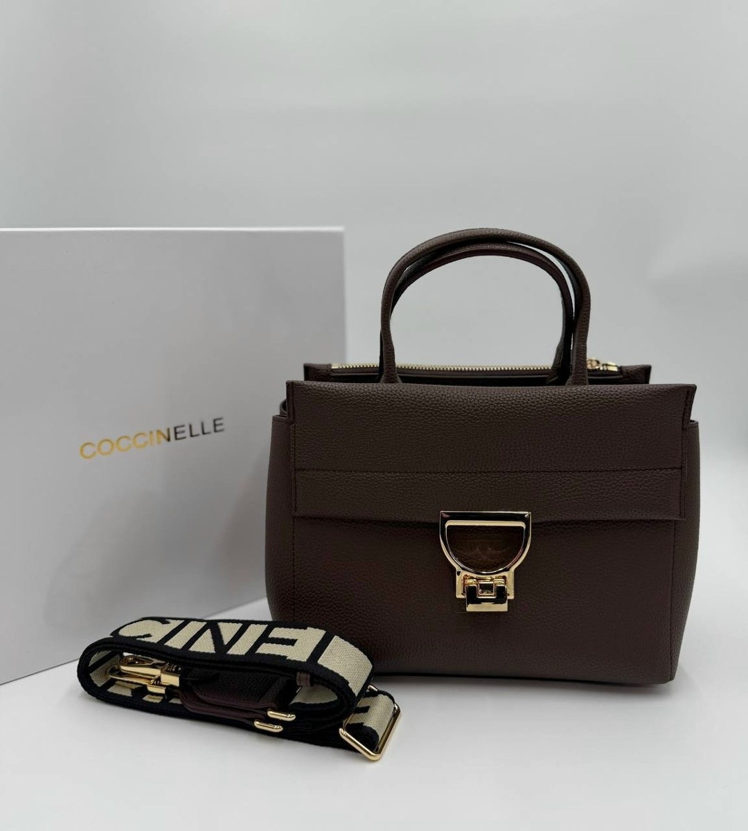 coccinelle сумка на плечо кросс-боди arlettis signature,коричневая сумка arlettis coccinelle,coccinelle сумка,женская сумка coccinelle,coccinelle сумка arlettis signature