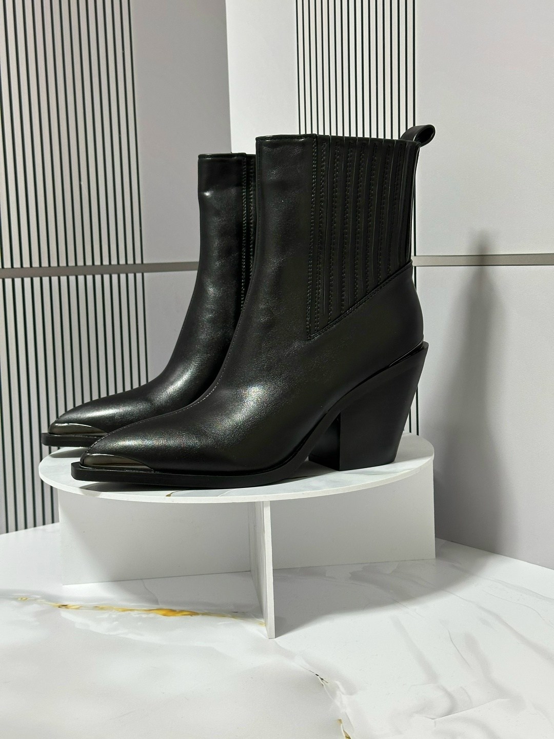 ,женские ботильоны,ботильоны казаки,кожаные ботильоны zara,казаки женские