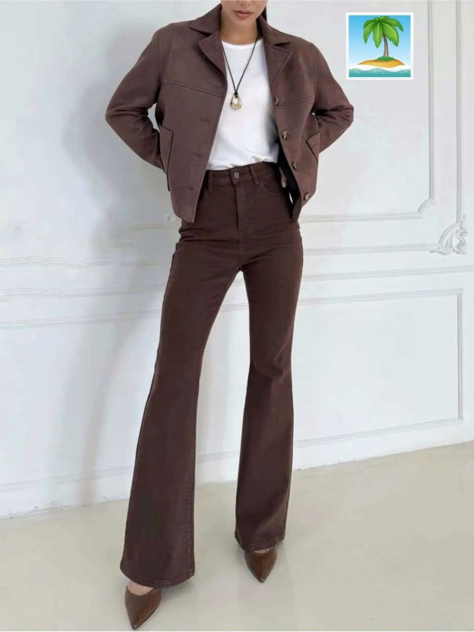 модные брюки,фасон стиль,брюки стиль,стильные наряды,женские джинсы коричневые джинсовые расклешенные брюки