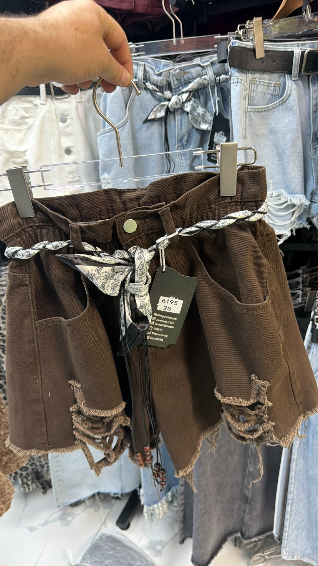 джинсовые шорты,женские шорты,шорты женские джинсовые,коричневые джинсовые шорты,повседневные шорты