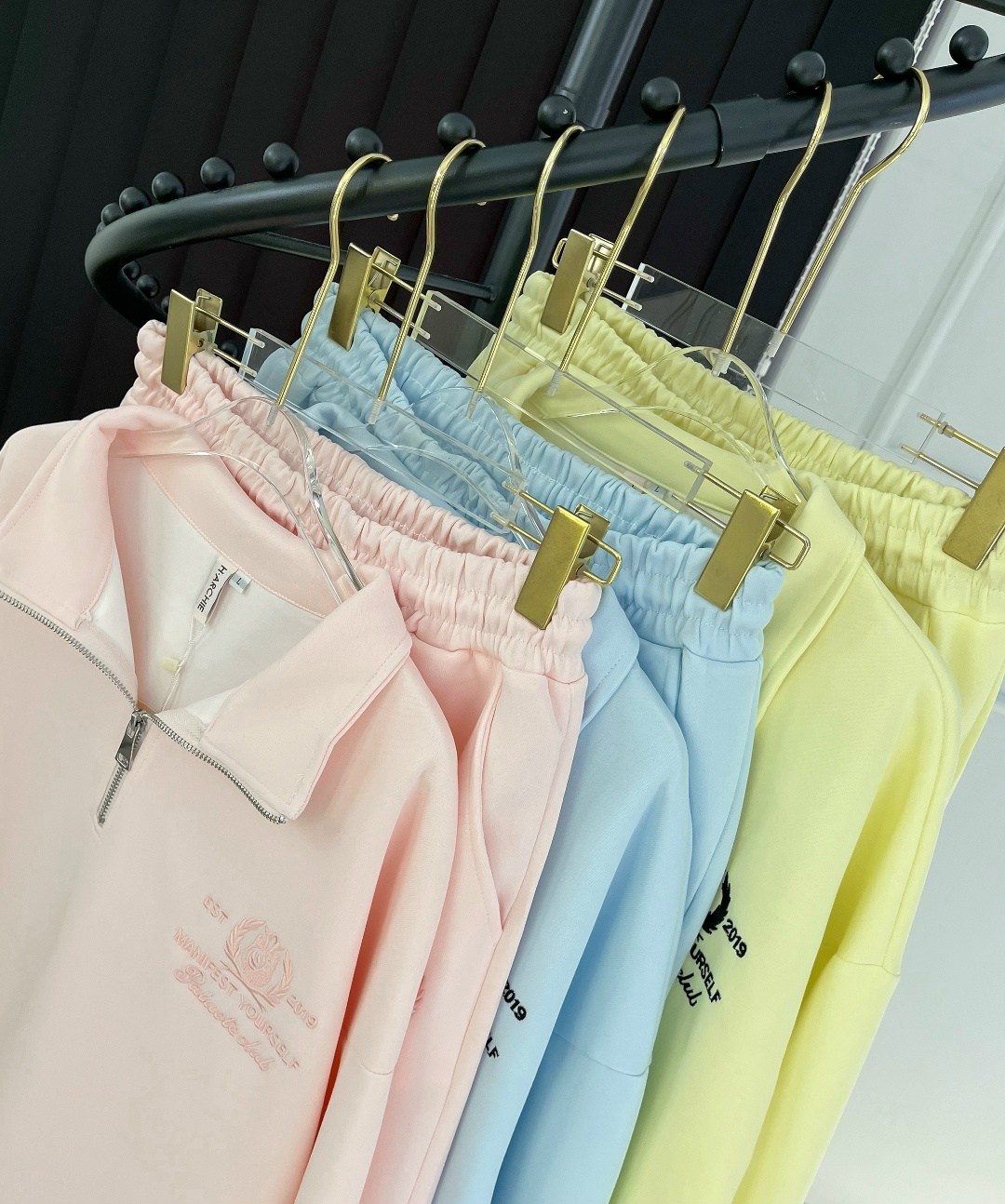 спортивный костюм двойка sporty&rich w suits,женский спортивный костюм,спортивный костюм с брюками на кулиске tennis club w suits цвет лимонный желтый,спортивный костюм,женский костюм