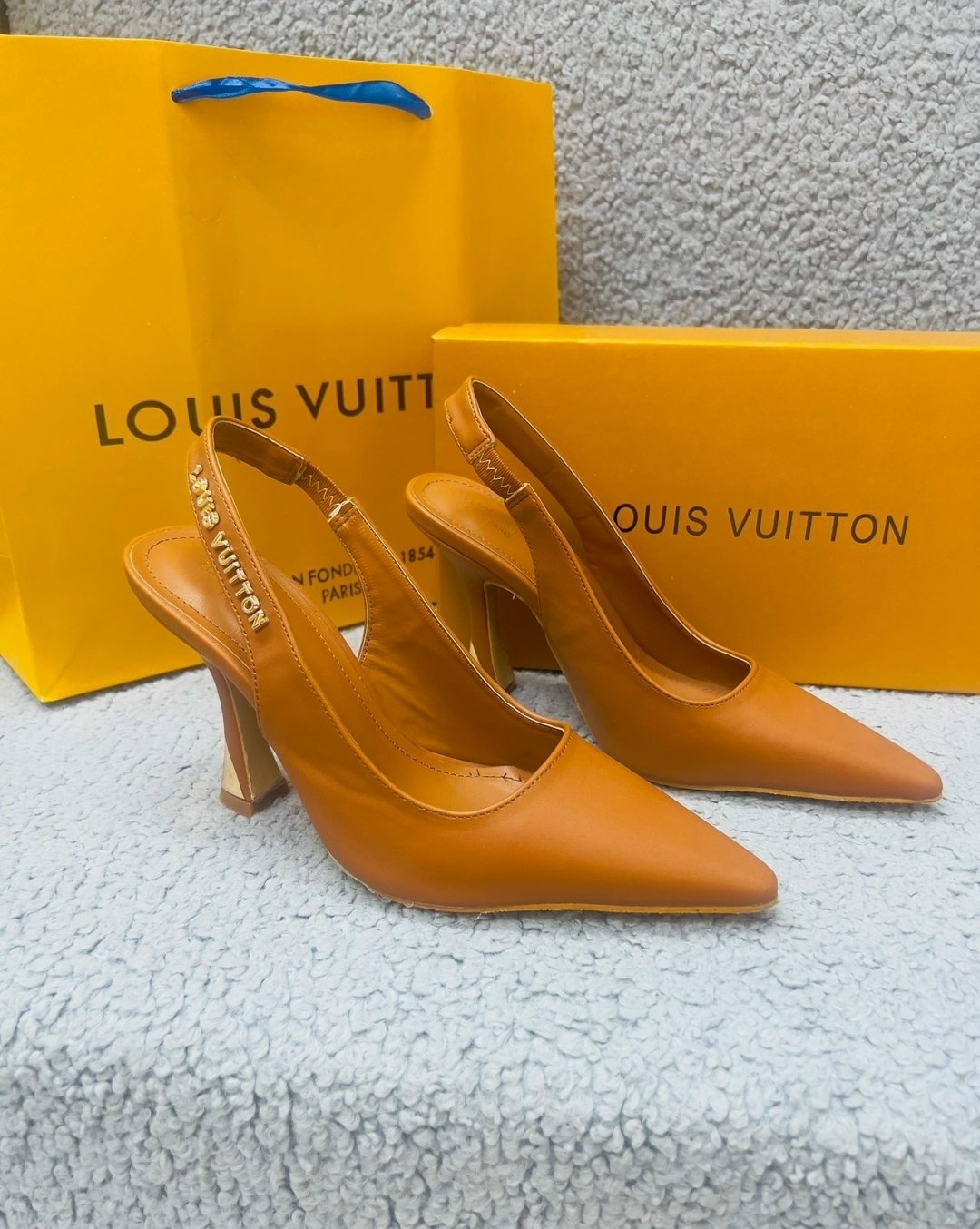 ,модные туфли,туфли louis vuitton, женская,туфли босоножки