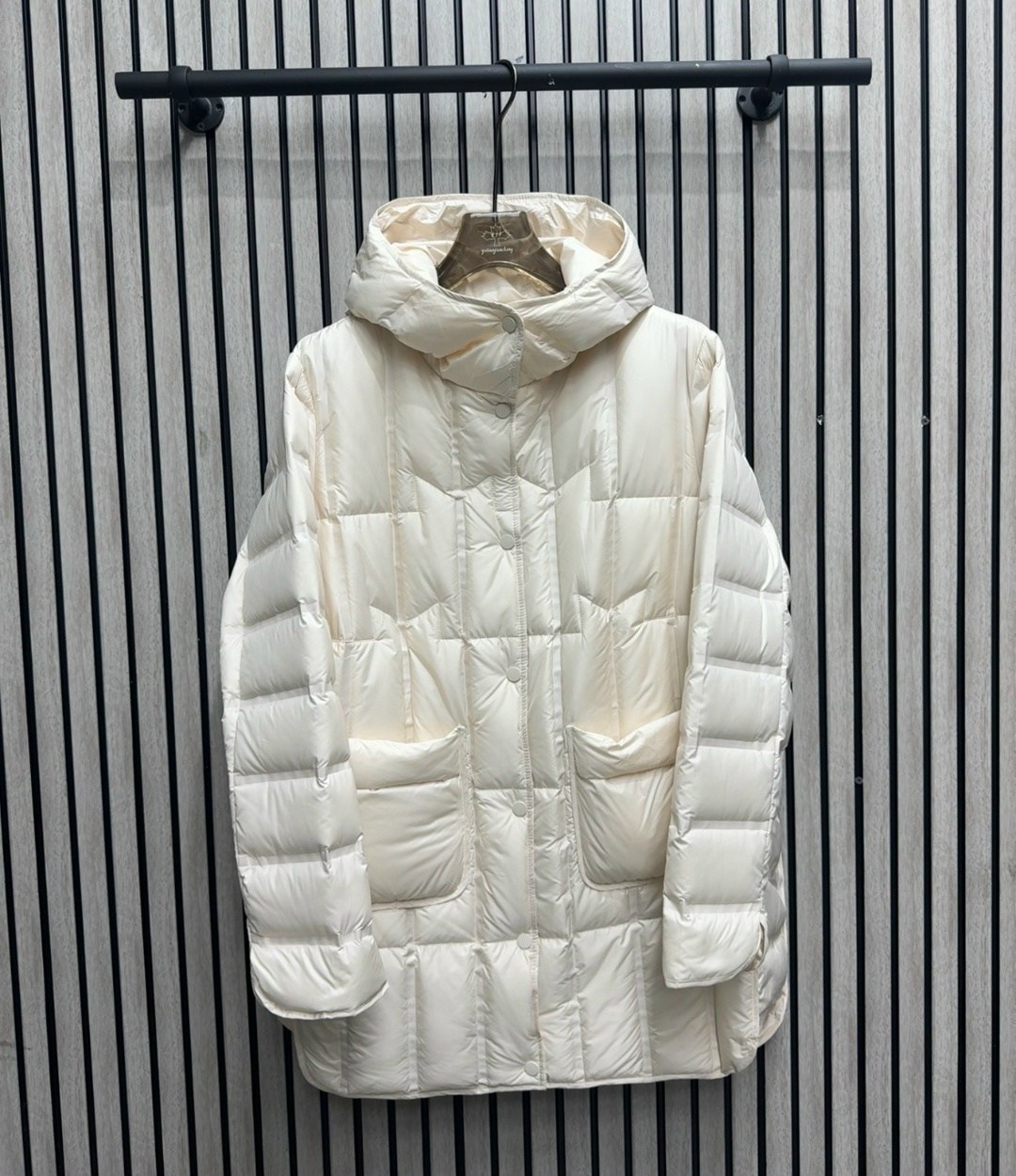 стильные пуховики,теплая куртка,женский пуховик,пуховик с капюшоном,пуховик