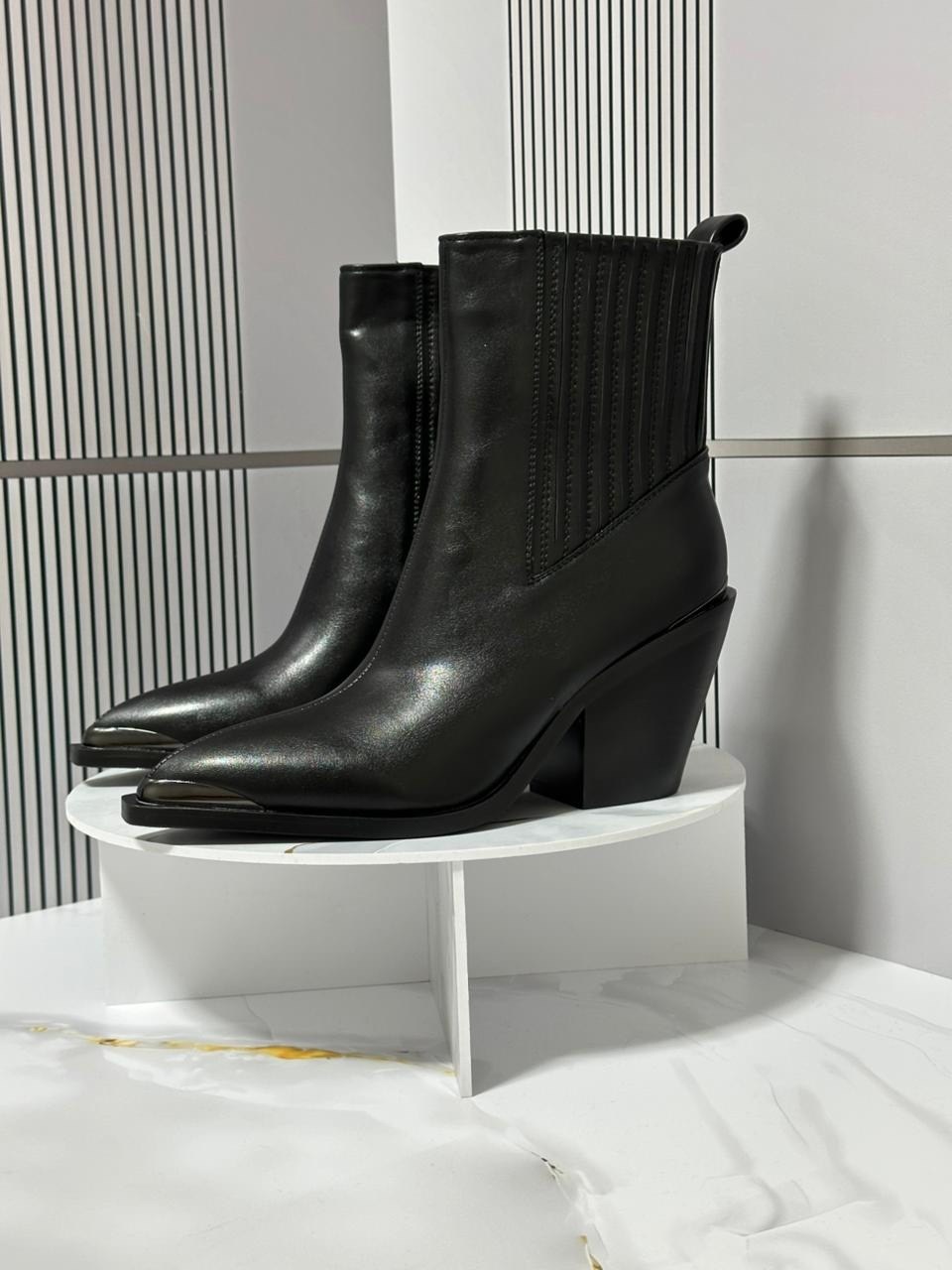 ,казаки замшевые эконика, женская,женские ботильоны,замшевые ботинки