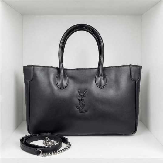 кожаная сумка lux saint laurent,сумка saint laurent из натуральной гладкой кожи,женская чёрная сумка yves saint laurent 39x23 см,винтажная кожаная сумка lux saint laurent,сумка yves saint laurent