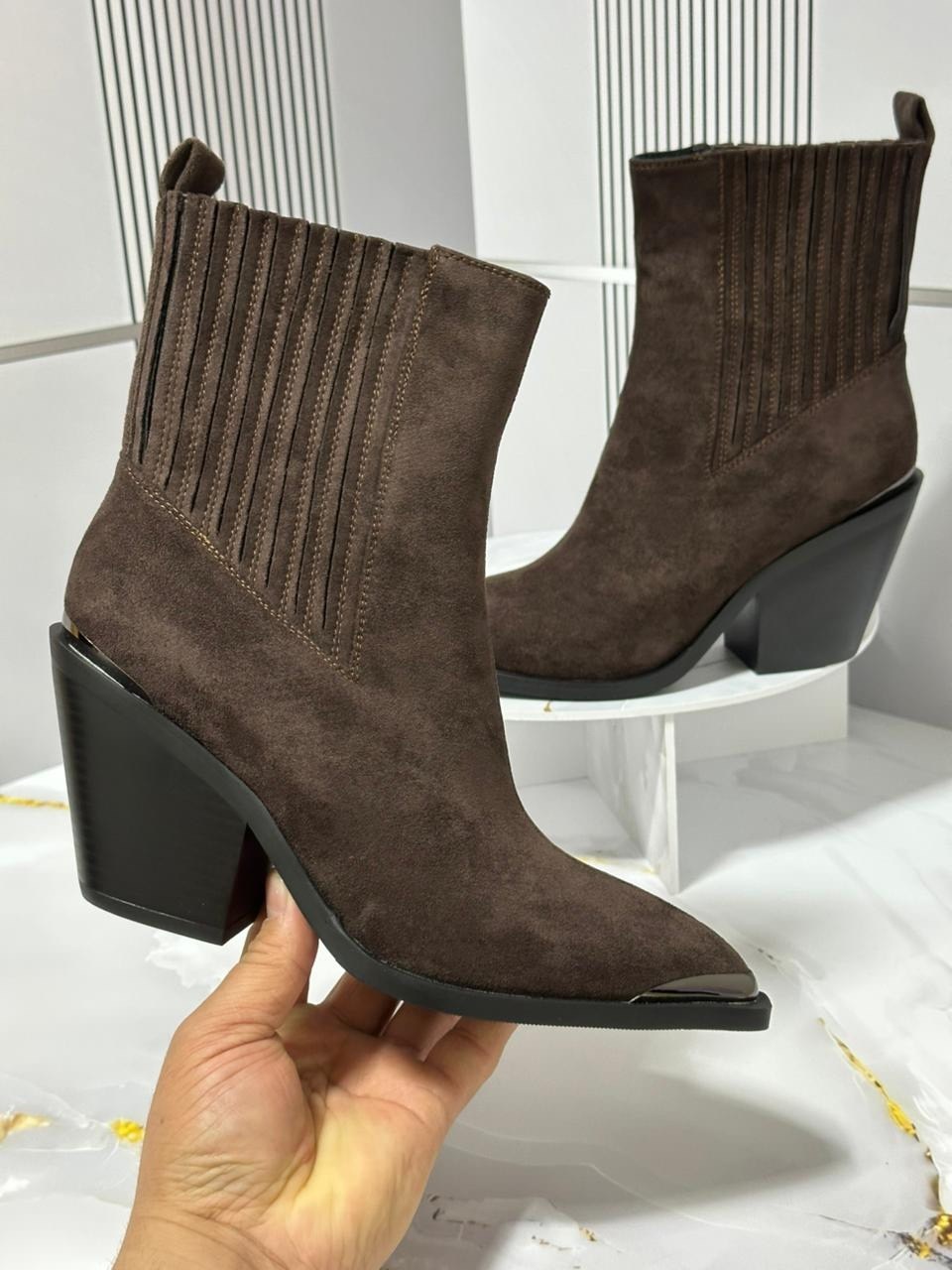 ,казаки замшевые эконика, женская,женские ботильоны,замшевые ботинки