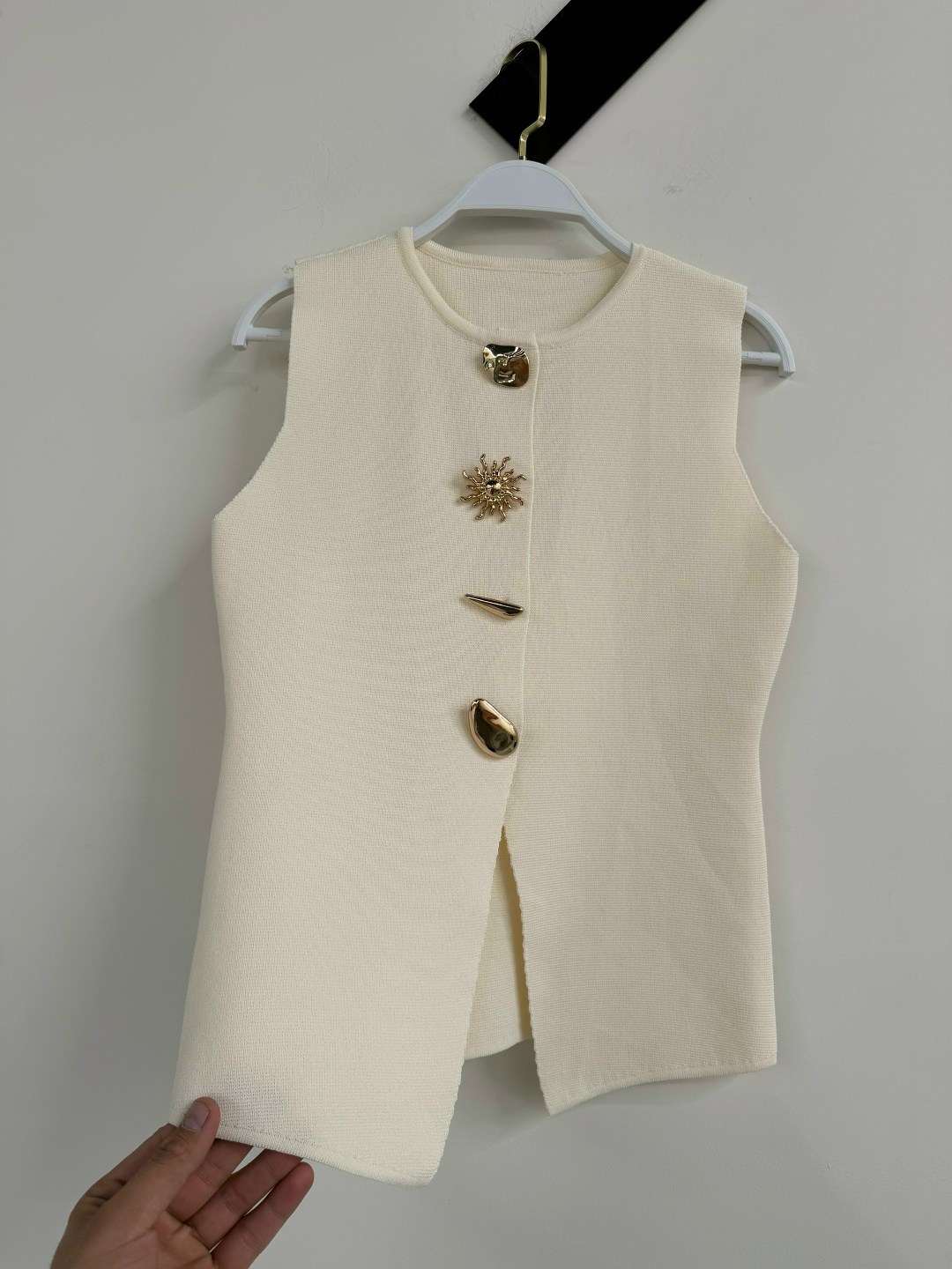 жилетка женская,женские жилеты,жилет на пуговицах,жилет для женщин,жилетка трикотажная