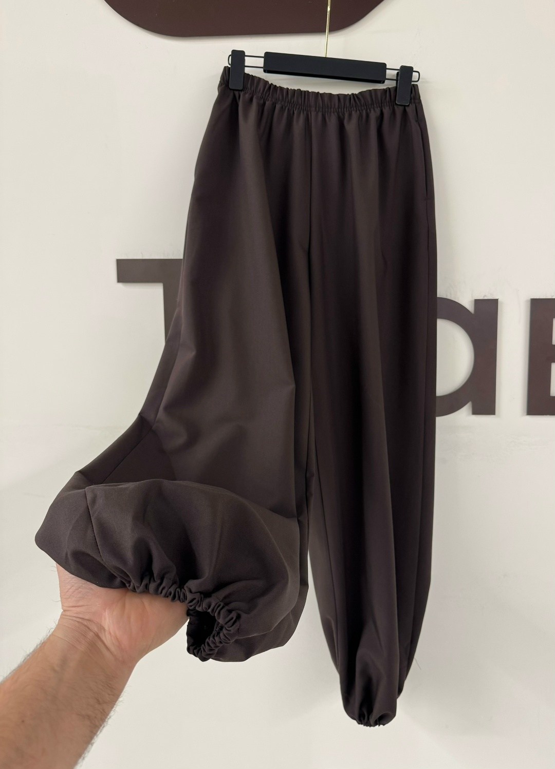 модные брюки,одежда стильная,стильные наряды,брюки с баской