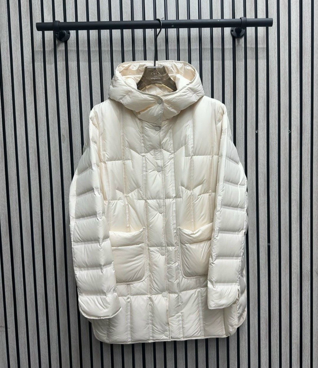 стильные пуховики,пуховик с капюшоном,куртка женская,женский пуховик,куртка пуховик