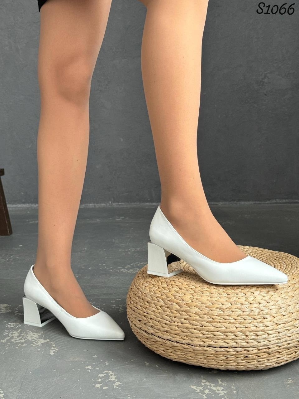 туфли женские,женские туфли на каблуке,туфли со стразами на каблуке mossmoda,белые туфли,свадебные туфли