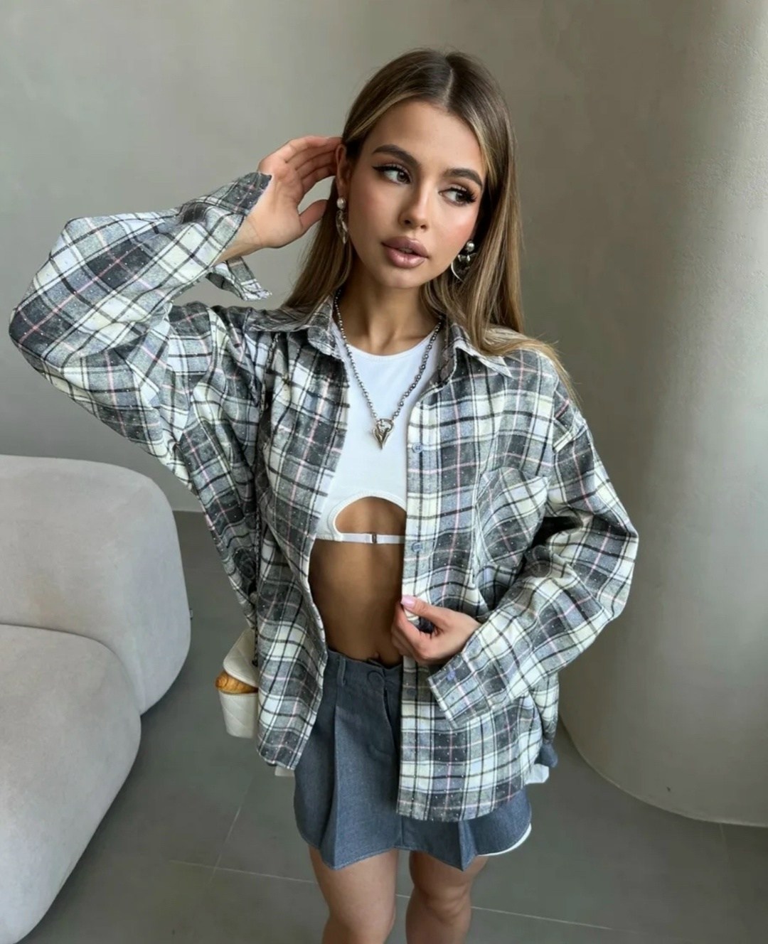 рубашка в клетку оверсайз со стразами menola brand,рубашка оверсайз в клетку удлиненная thirteen brand,рубашка оверсайз в клетку thirteen brand,рубашка женская в клетку оверсайз,рубашка в клетку оверс
