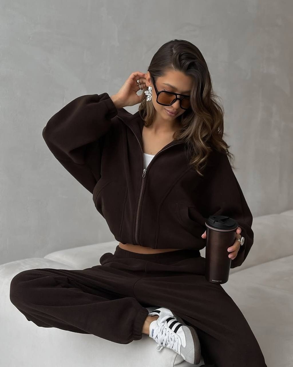 коричневая толстовка-трансформер oversize gloria jeans,женская толстовка,плюшевая толстовка на молнии коричневая укороченная,плюшевая толстовка на молнии коричневая укороченная с кулиской,комбинезон ф