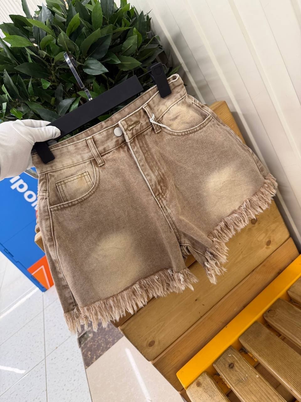 женские шорты,женские шорты джинсовые,джинсовые шорты,летние женские шорты,женские джинсовые шорты с кисточками