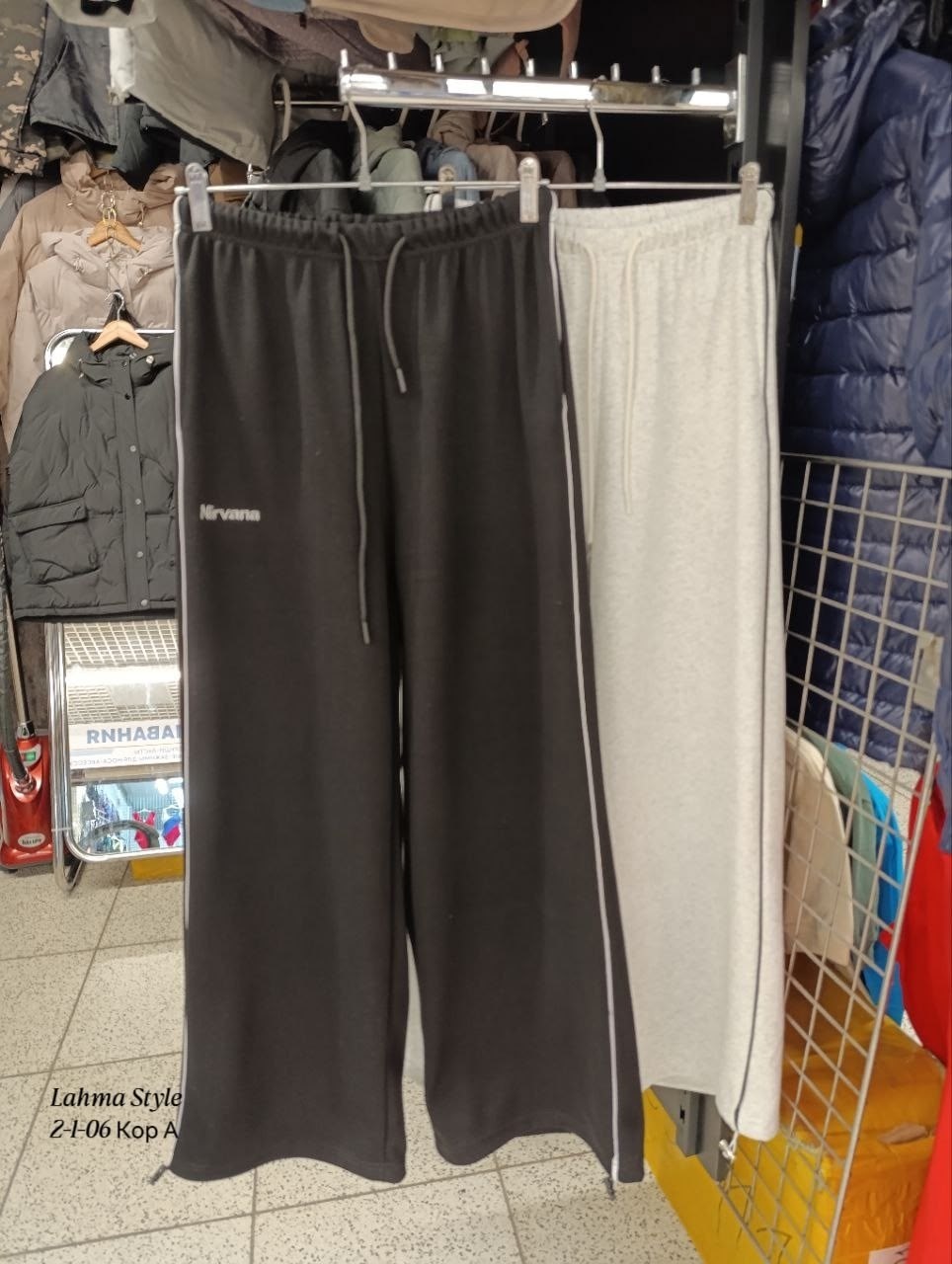 спортивные брюки анта,брюки спортивные,брюки спортивные женские,брюки трикотажные,спортивные прямые брюки с лампасами