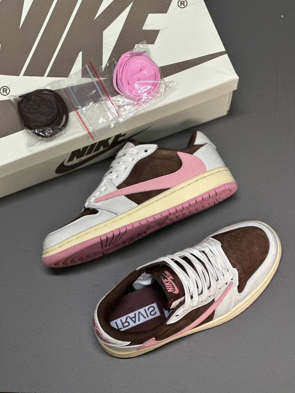 кеды travis scott x air jordan 1 pink oxford,nike air jordan 1 low travis scott,кроссовки nike travis scott x air jordan 1 low,nike air jordan 1 travis scott,кроссовки nike travis scott x air jordan 1