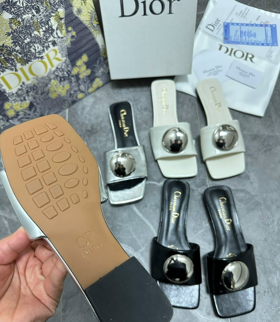 шлепанцы кристиан диор,шлепки кристиан диор женские,шлепанцы christian dior,шлепки диор,тапочки кристиан диор оригинал