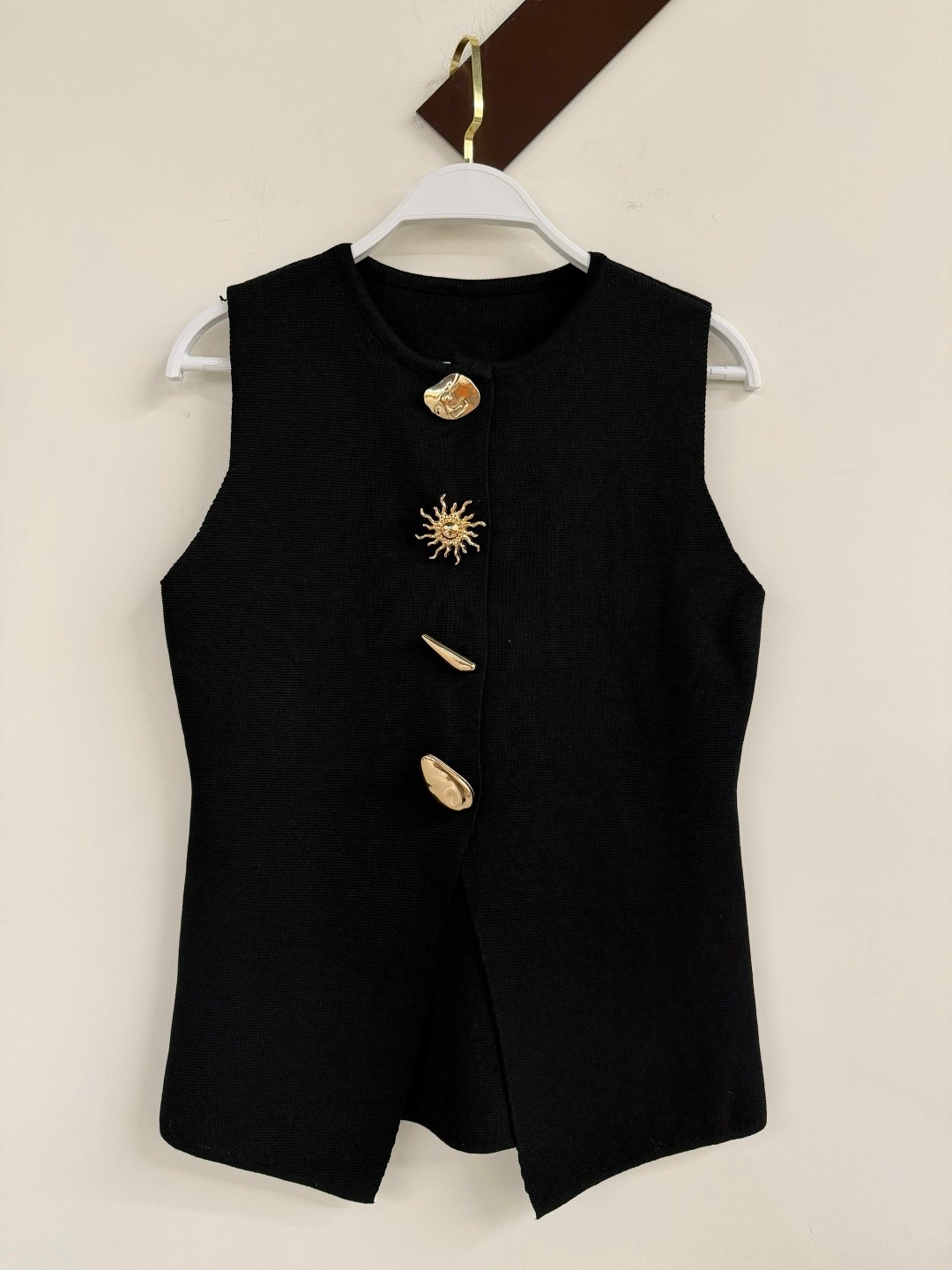 жилетка женская,женские жилеты,жилет на пуговицах,жилет для женщин,жилетка трикотажная