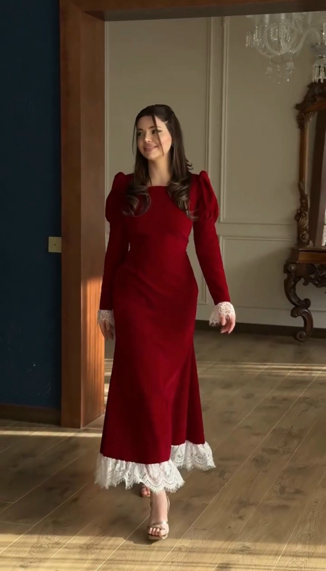 платье,бархатное платье миди с контрастной вставкой на лифе,платье велюр,платье женское,бархатное платье