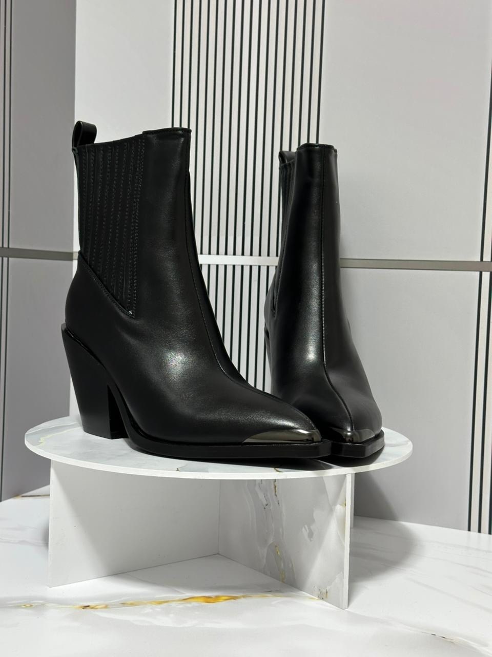 ,казаки замшевые эконика, женская,женские ботильоны,замшевые ботинки