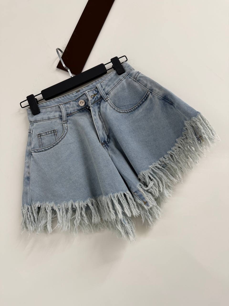 джинсовые шорты с бахромой,джинсовые женские шорты,шорты джинсовые,шорты с бахромой,шорты джинсовые широкие