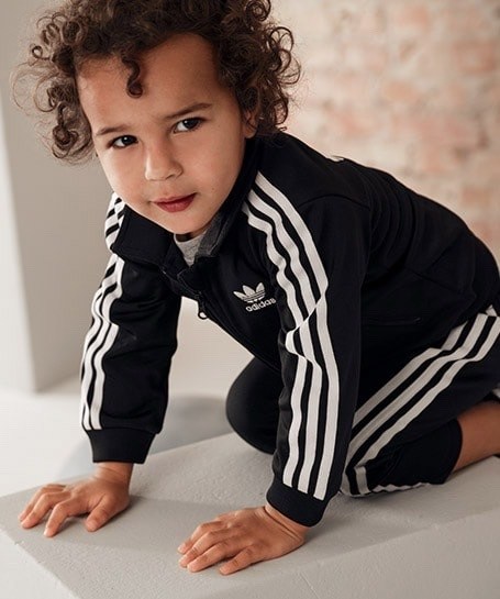 детский спортивный костюм adidas originals sst tracksuit черный,детский спортивный костюм trefoil crew se adidas originals черный,спортивный костюм адидас для мальчика 12 лет,детский спортивный костюм