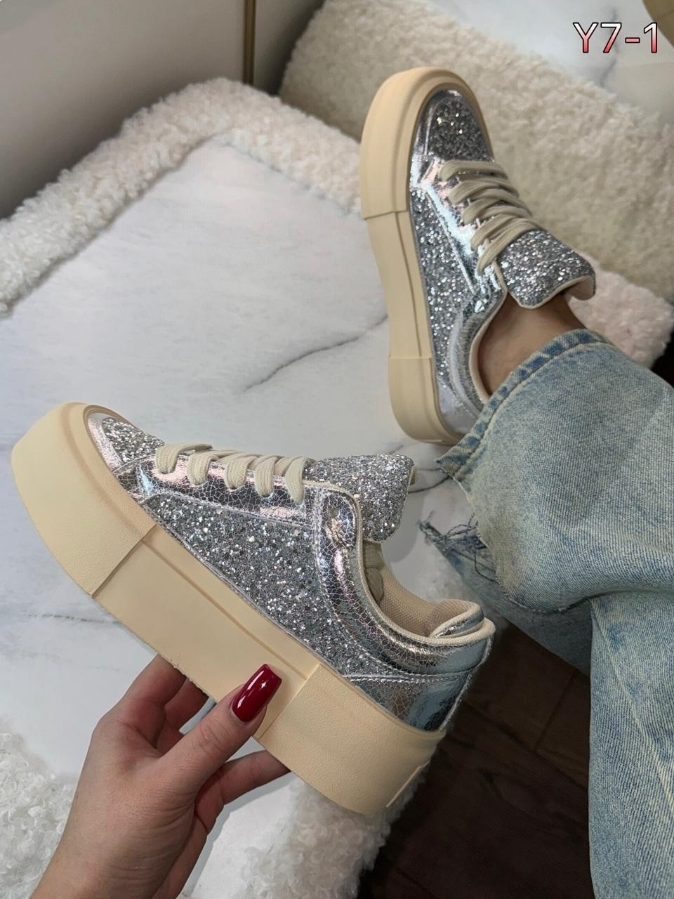 яркие кроссовки,кроссовки из натуральной кожа,женские кроссовки,женские кроссовки на платформе,стильные женские кроссовки