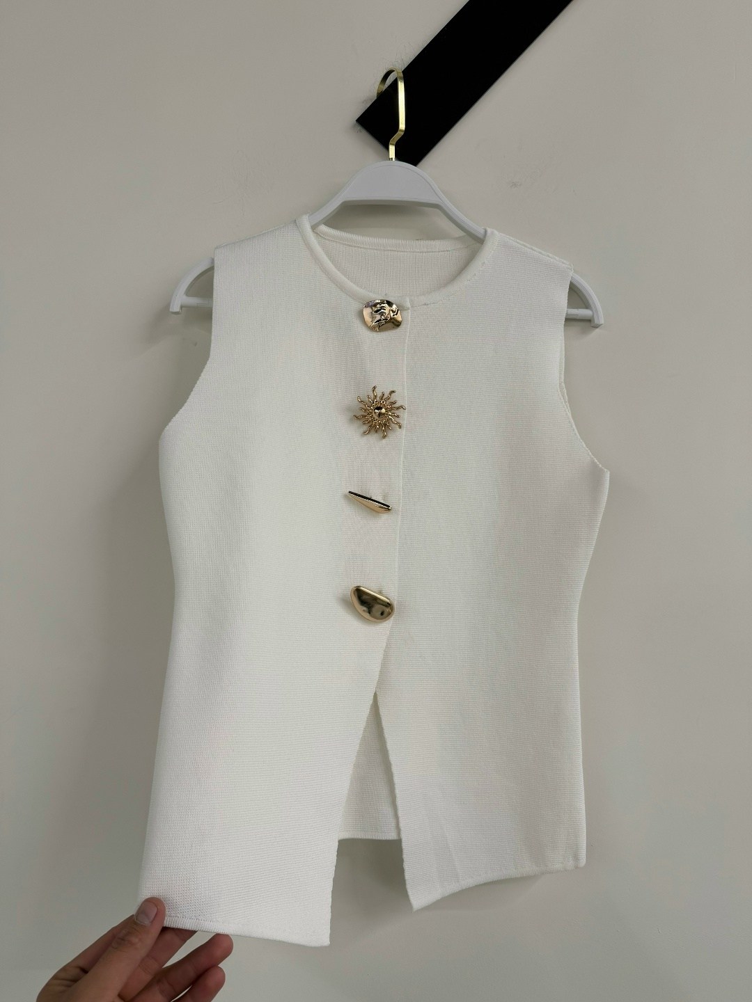 жилетка женская,женские жилеты,жилет на пуговицах,жилет для женщин,жилетка трикотажная