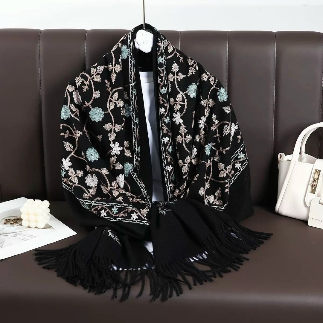 шарф палантин кашемир вышитые цветочные детали,палантин кашемир теплый шарф осенний tantino,malina.ak палантин шарф кашемировый с узором двусторонний,палантин кашемир,палантин женские