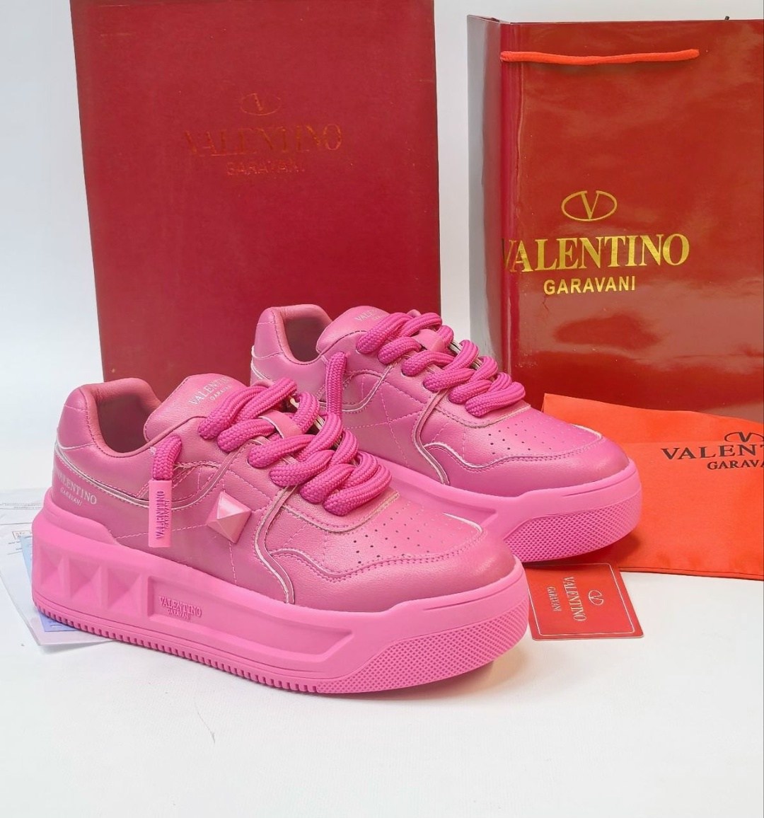 кроссовки валентино розовые,кроссовки женские valentino,кроссовки валентино женские розовые,valentino кроссовки,кроссовки valentino garavani one stud xl