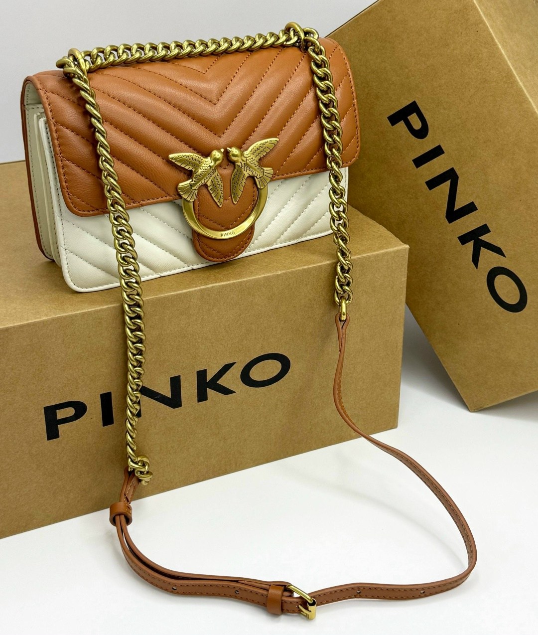 сумка pinko,pinko сумка на плечо,женская сумка pinko,сумка pinko белая,сумка pinko бежевый