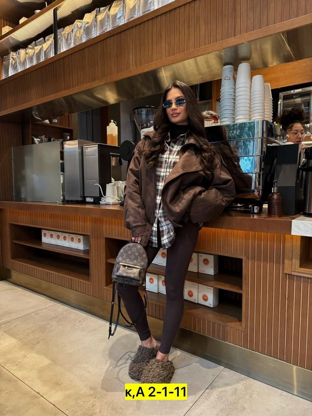 куртка женская,женский костюм на флисе celine кофейного цвета,куртка замшевая,женский костюм на флисе,куртки