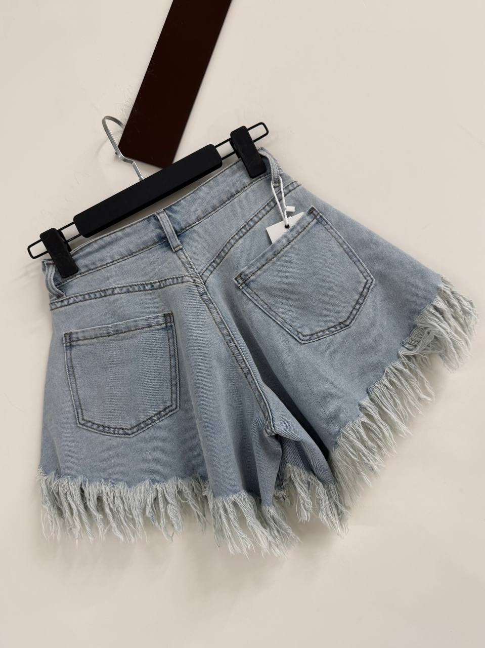 джинсовые шорты с бахромой,джинсовые женские шорты,шорты джинсовые,шорты с бахромой,шорты джинсовые широкие