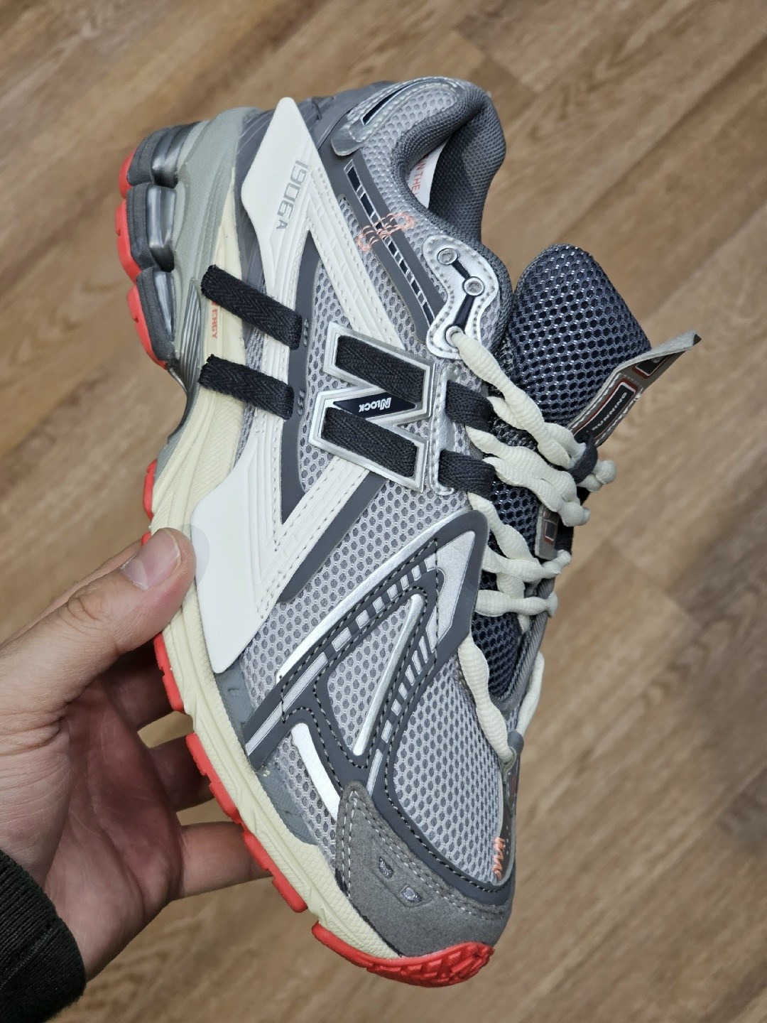 женские кроссовки balenciaga runner серебристые,кроссовки,кроссовки new balance 1906,кроссовки new balance,баленсиага кроссовки женские