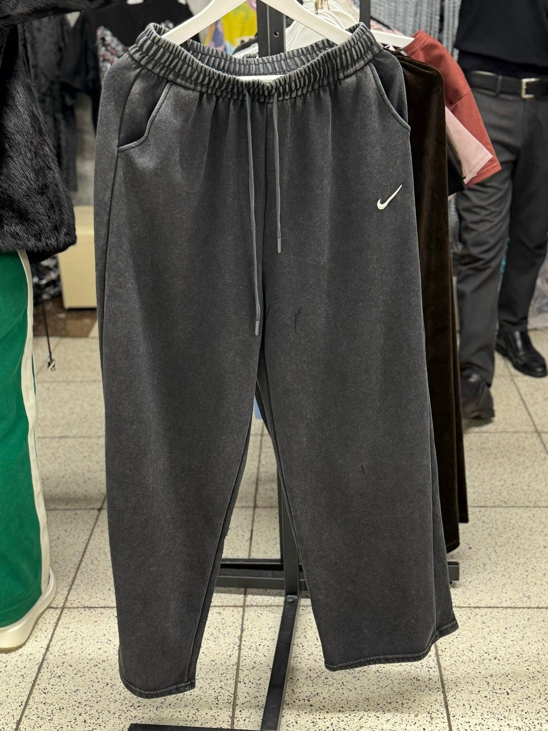 мужские брюки nike,мужские спортивные брюки nike,брюки спортивные nike,nike спортивные штаны мужские,спортивки найк мужские штаны