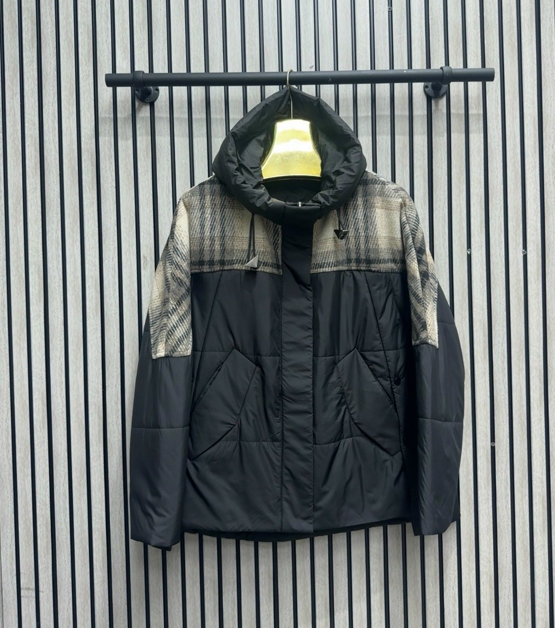 пуховик fendi,двусторонний пуховик,пуховик фенди,fendi пуховик женский,куртка-пуховик женская реплика fendi